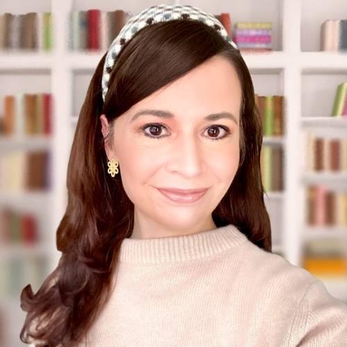 Julianne Buonocore - A book expert and founder of The Literary Lifestyle