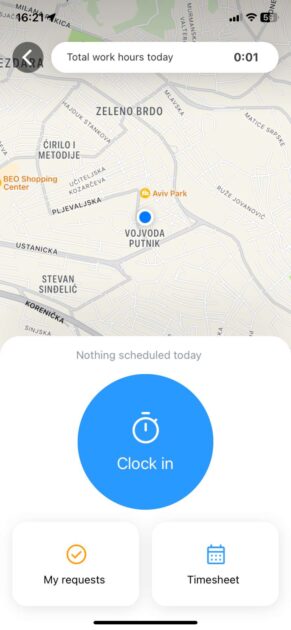 Clocking in via Connecteam’s mobile app